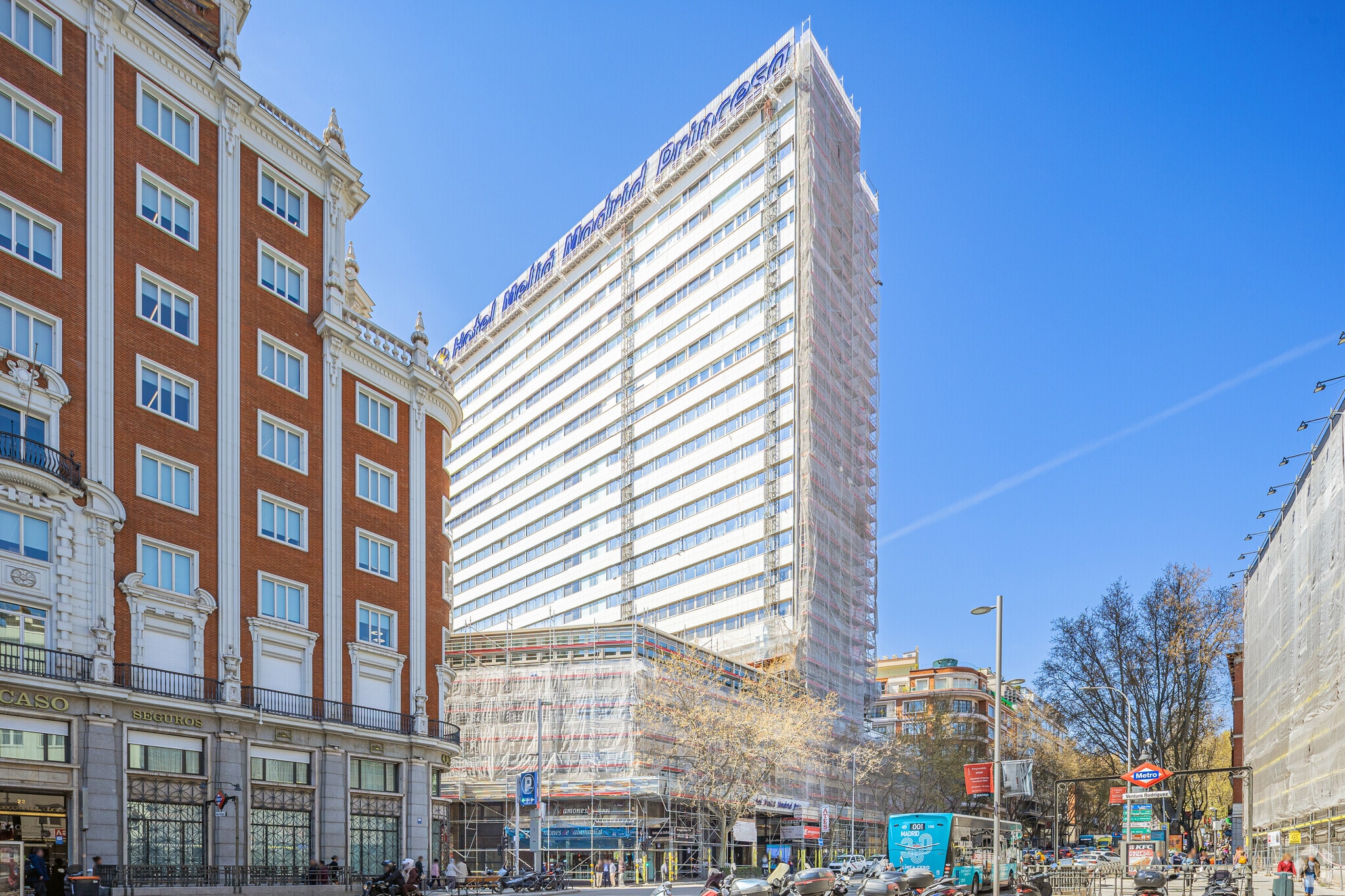 Office in Madrid, Madrid for sale Primary Photo- Image 1 of 4