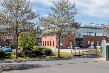 Industrial in Villeneuve-la-Garenne to rent - Building Photo - Image 3 of 19