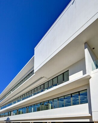 More details for 890 Rte de Napollon, Aubagne - Industrial for Sale