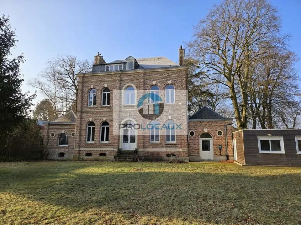 Office in Amiens to rent Building Photo- Image 1 of 10