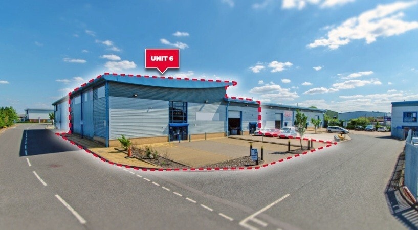 St Peters Rd, Huntingdon to rent - Building Photo - Image 2 of 3