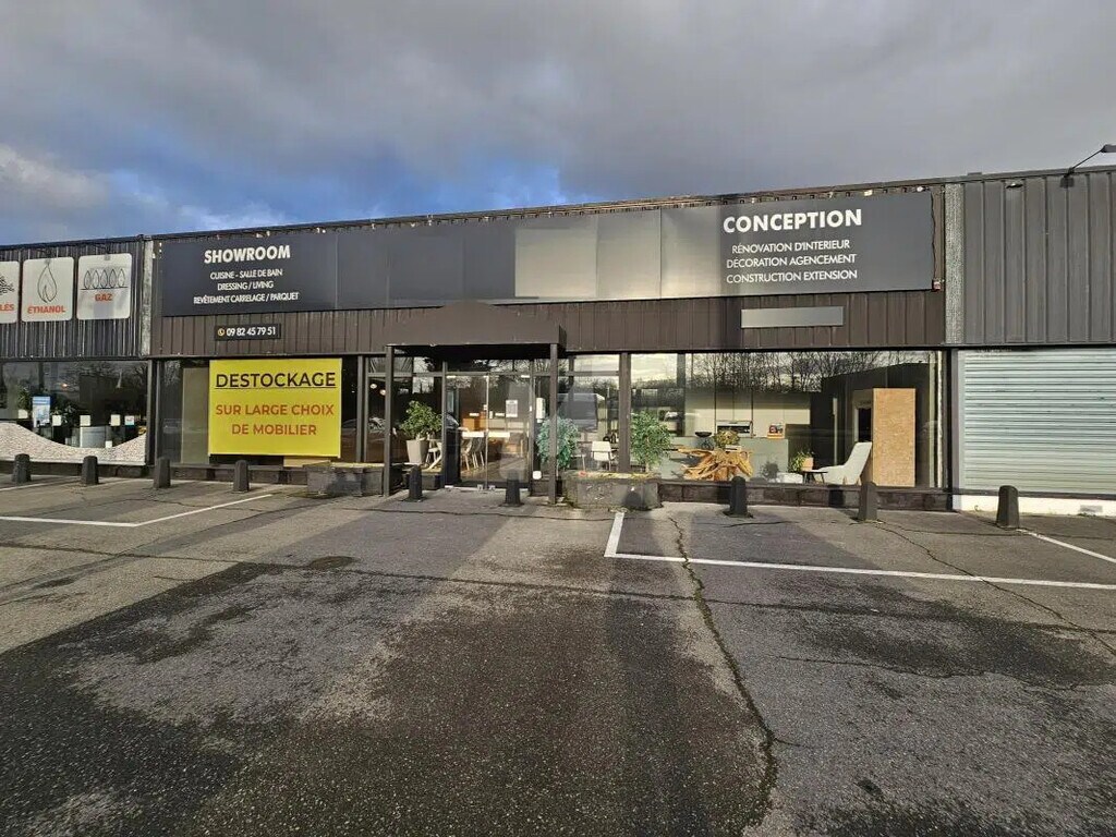 Location Commerce 570 m² - Photo 1