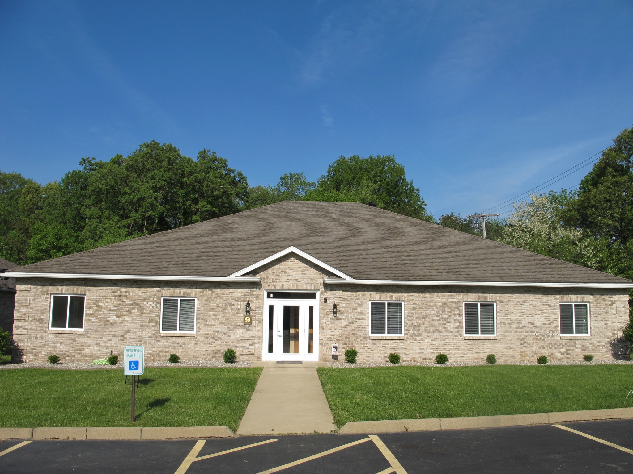 9 Emerald Ter, Swansea, IL to rent Building Photo- Image 1 of 6