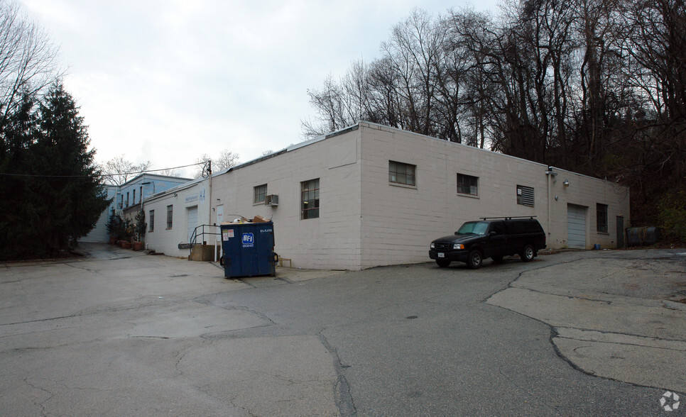 1020 Matsonford Rd, West Conshohocken, PA for rent - Building Photo - Image 3 of 3