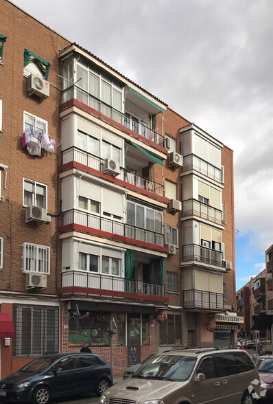 Calle Sierra de Gredos, 28, Madrid, Madrid for rent - Building Photo - Image 2 of 2