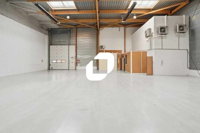 Office in Le Bourget to rent Interior Photo- Image 1 of 15