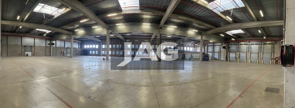 Industrial in Vénissieux to rent - Building Photo - Image 2 of 4
