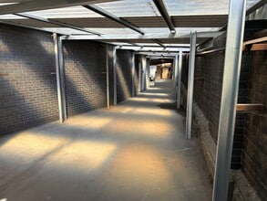 10 Rawmarsh Rd, Rotherham to rent Interior Photo- Image 2 of 2