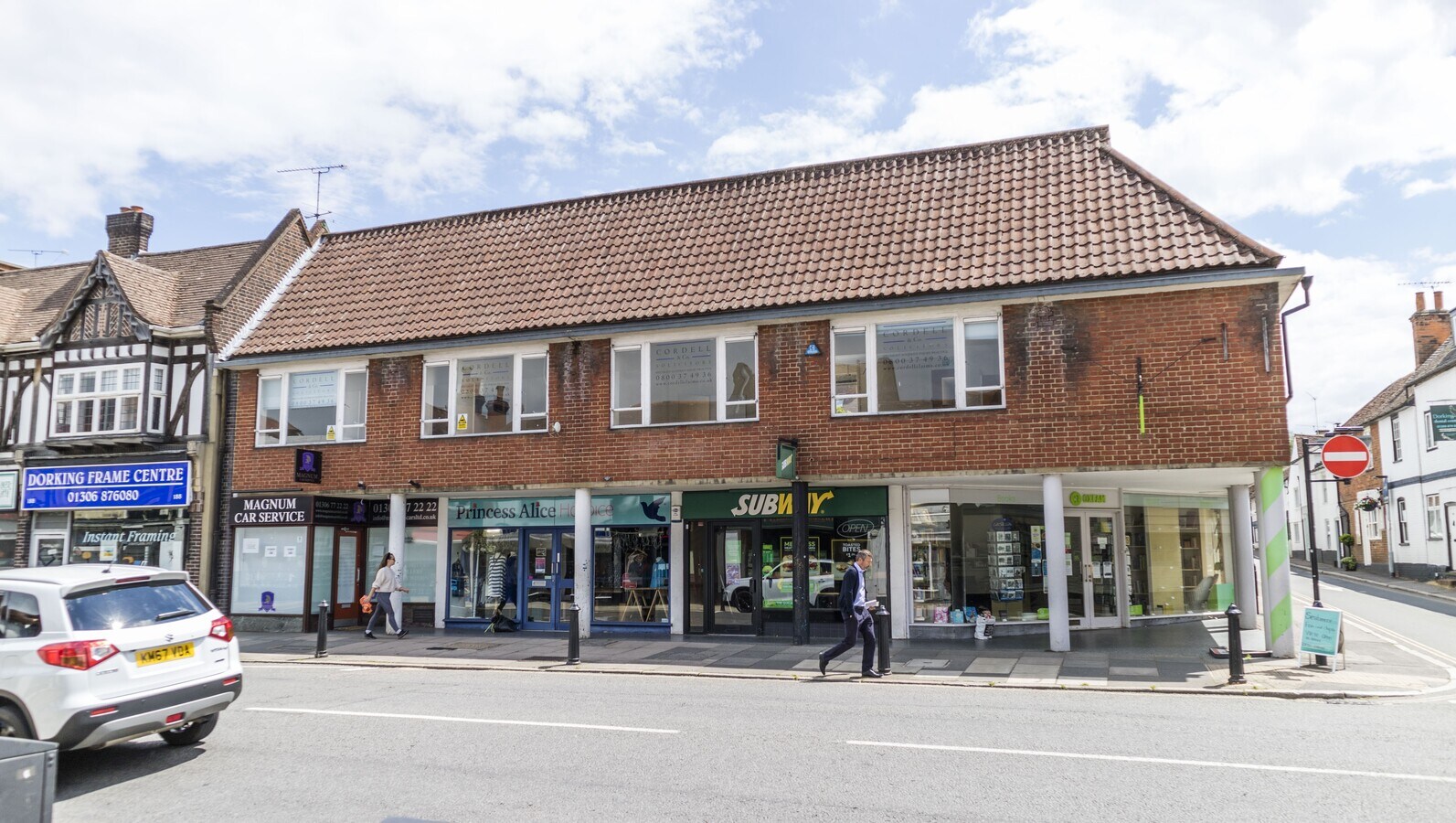 176186 High St, Dorking, RH4 1QR UK