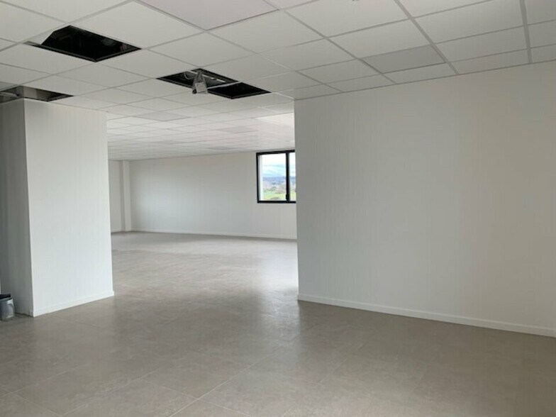 Office in Avignon for sale - Interior Photo - Image 3 of 12