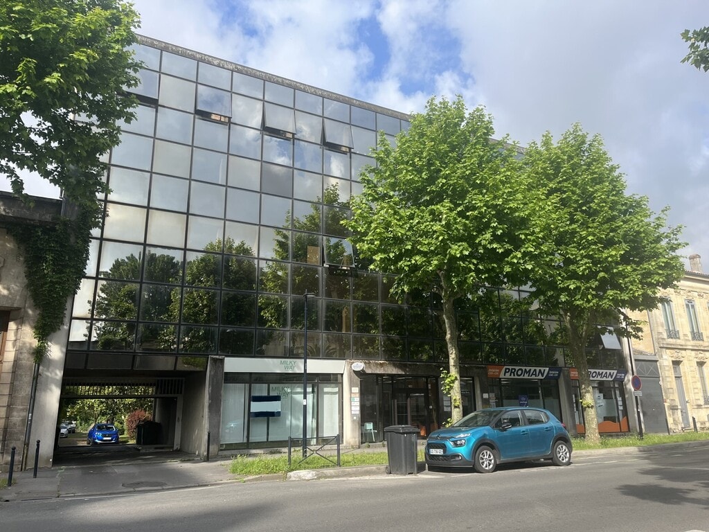 Location Bureaux 20 m² à 231 m² - Photo 1