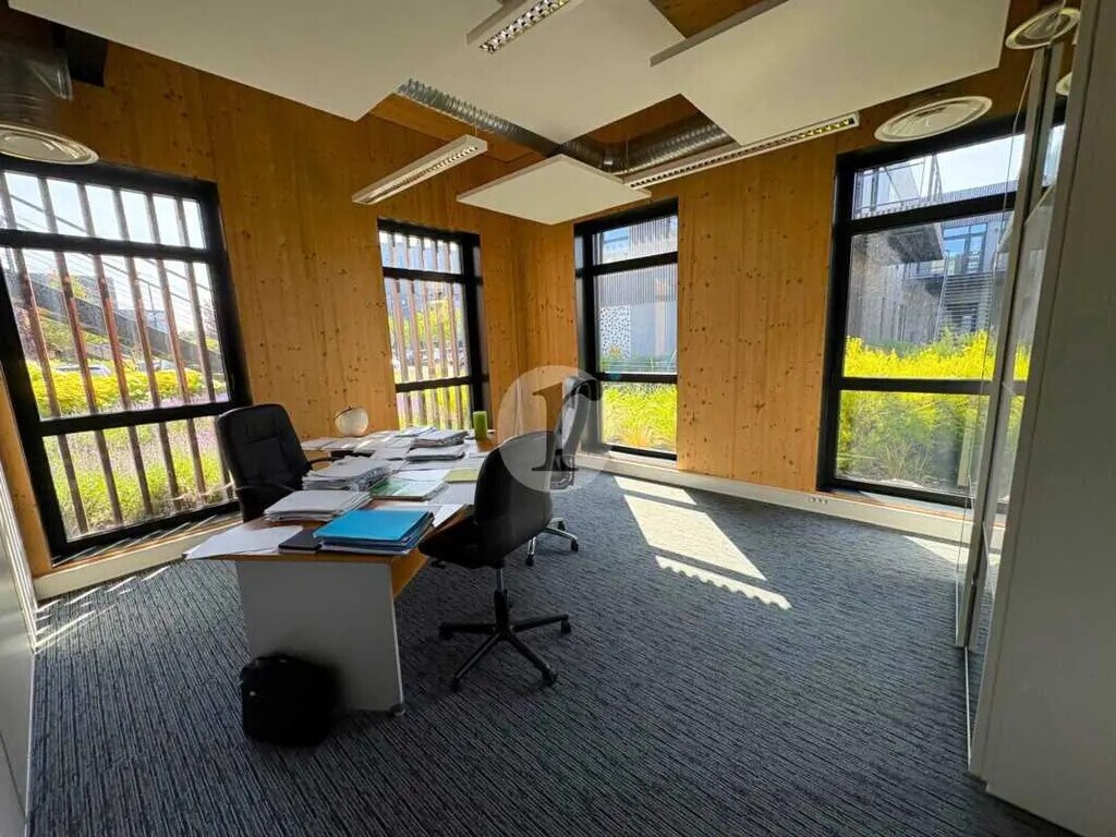 Location Bureaux 80 m² - Photo 1