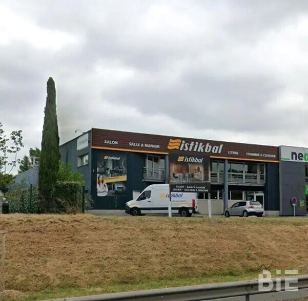 Retail in Bordeaux to rent - Building Photo - Image 3 of 4