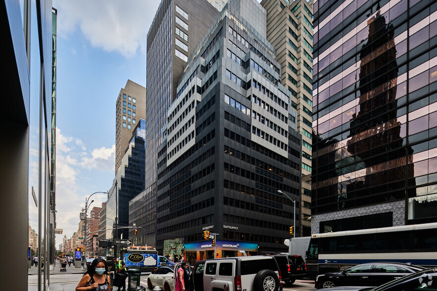 635 Madison Ave, New York, NY for rent - Primary Photo - Image 1 of 4