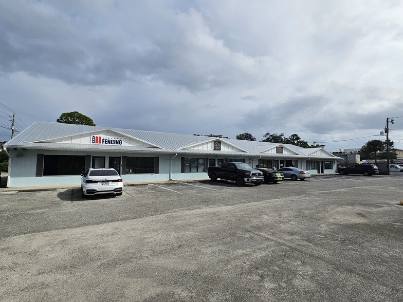 282 Clearlake Rd, Cocoa, FL for sale - Building Photo - Image 1 of 9