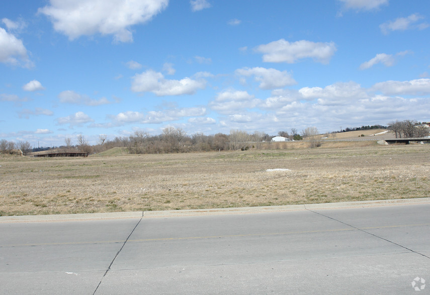 36th and Raynor Pky, Bellevue, NE for sale - Primary Photo - Image 3 of 3