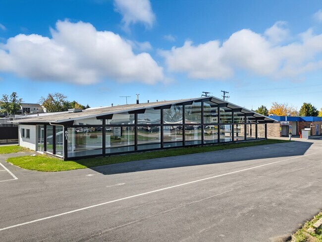 More details for 801 W Grant Hwy, Marengo, IL - Retail to Rent