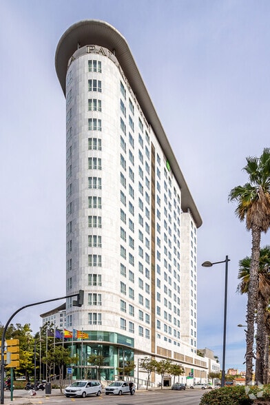 Avinguda de les Corts Valencianes, 58, València, Valencia to rent - Building Photo - Image 2 of 5