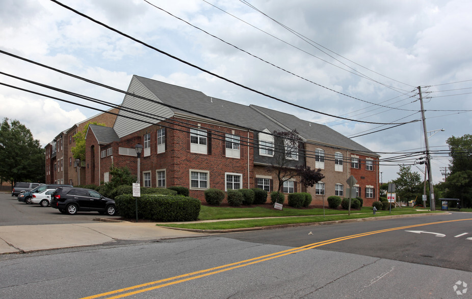 9500 Annapolis Rd, Lanham, MD for rent - Primary Photo - Image 1 of 12