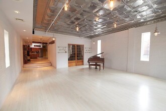 447 W 36th St, New York, NY for rent Interior Photo- Image 2 of 5