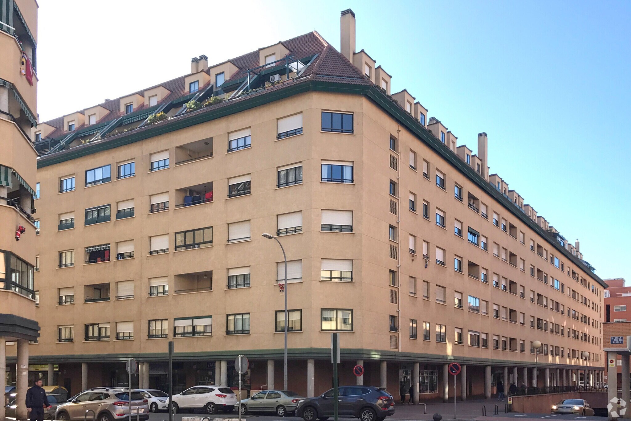 Retail in Alcalá de Henares, Madrid to rent Primary Photo- Image 1 of 3