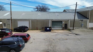 2424 Chester St, Fort Worth, TX for rent Building Photo- Image 2 of 4