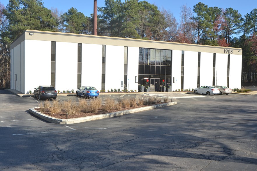 1903 N Harrison Ave, Cary, NC for sale - Building Photo - Image 1 of 1