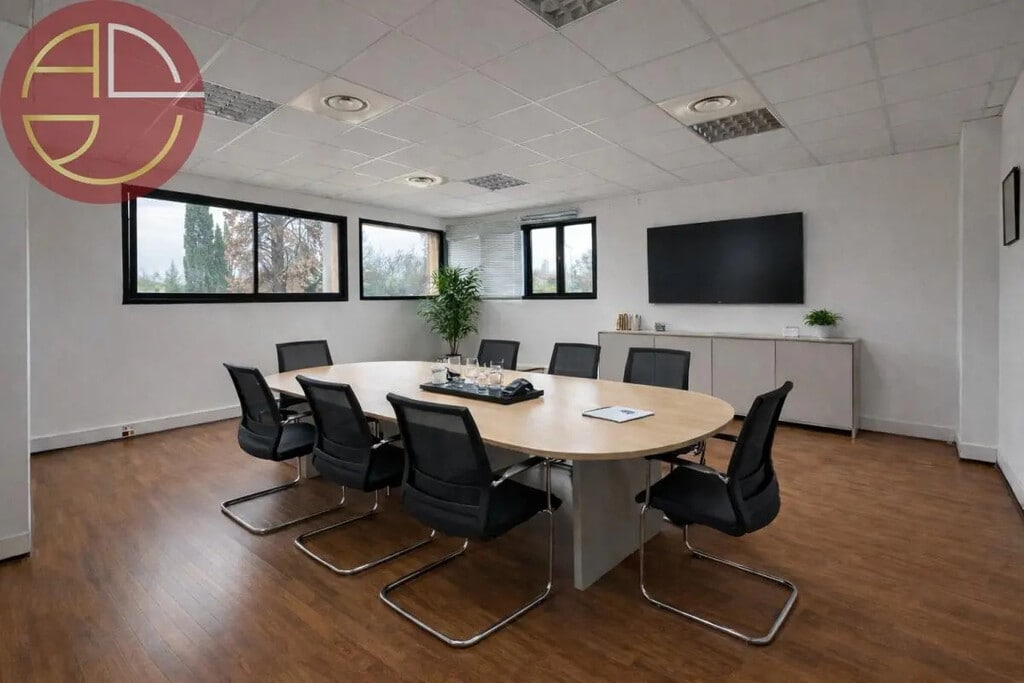 Location Bureaux 150 m² - Photo 1