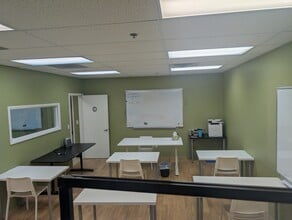 221-223 Stirling Rd, Warren, NJ to rent Interior Photo- Image 2 of 6