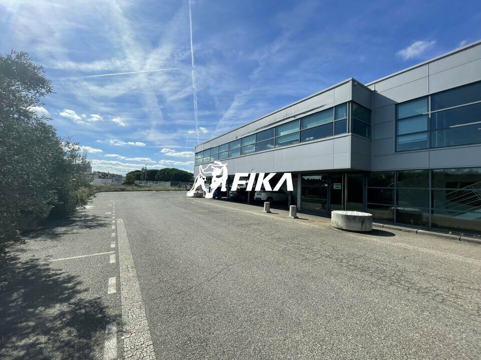 2 Avenue De La Gare, Portet-sur-Garonne to rent Building Photo- Image 1 of 13