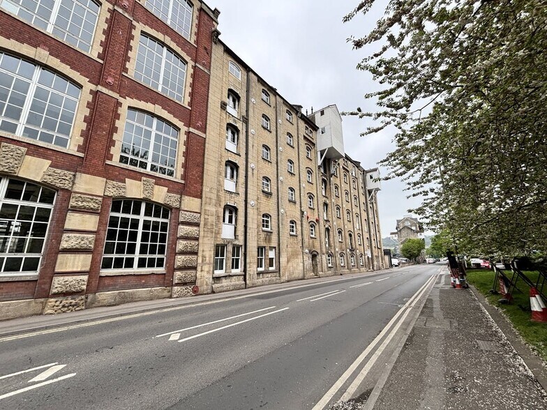 230 Lower Bristol Rd, Bath to rent - Building Photo - Image 3 of 7