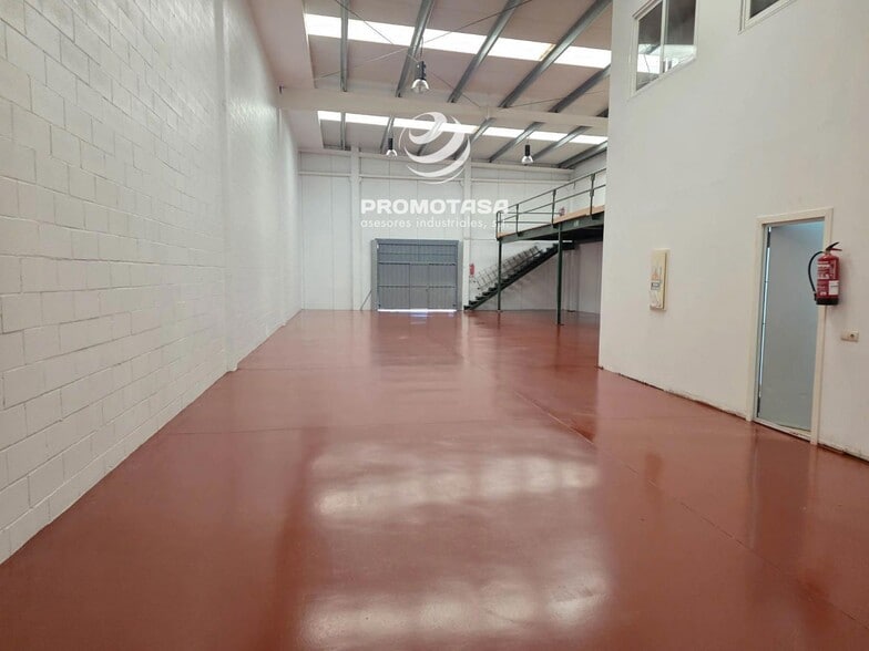 Industrial in Rivas-Vaciamadrid, Madrid to rent - Building Photo - Image 3 of 8