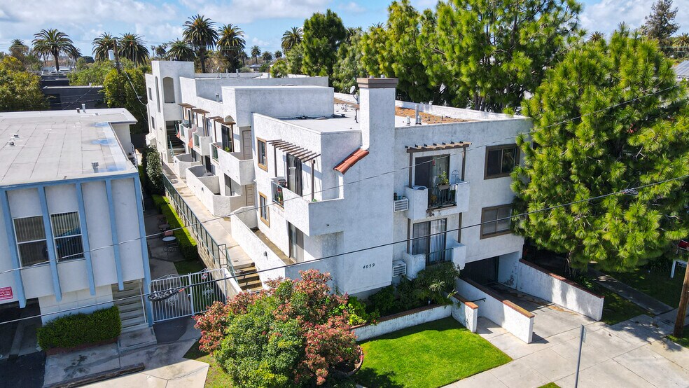 4059 McLaughlin Ave, Los Angeles, CA 90066 UK