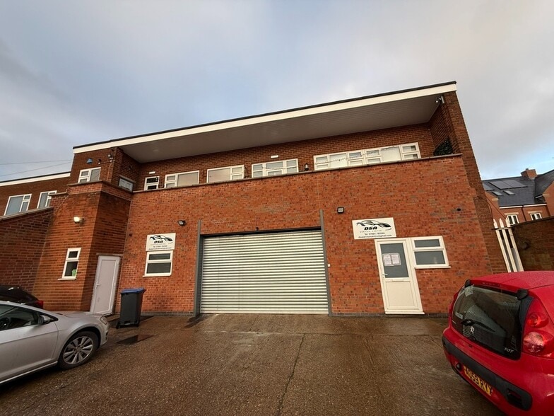 17 Alma Rd, Hinckley to rent - Building Photo - Image 2 of 2