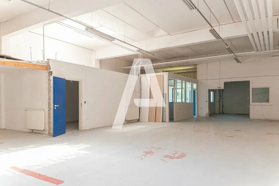Location Local d'activités 519 m² à 741 m² - Photo 1