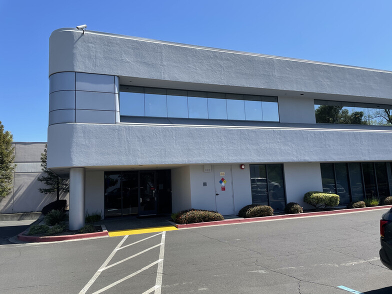 64 Digital Dr, Novato, CA for rent - Building Photo - Image 1 of 8