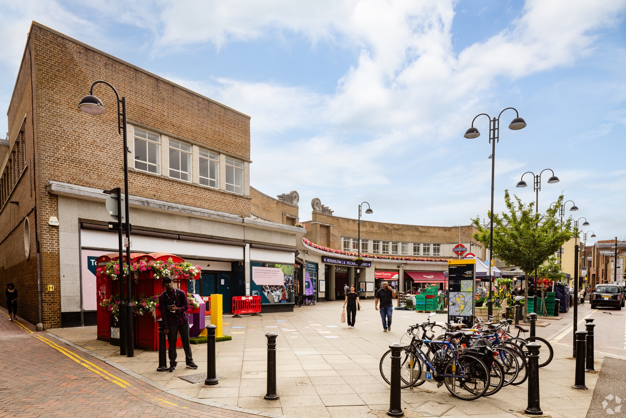 165-166 High St, Uxbridge for sale Primary Photo- Image 1 of 1