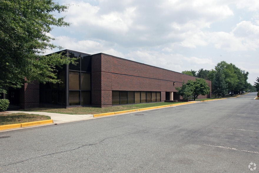 1001-1099 Brightseat Rd, Landover, MD for rent - Building Photo - Image 1 of 4