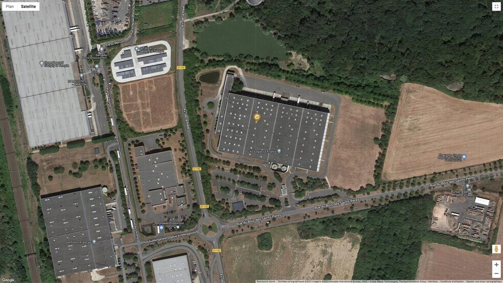 Industrial in Savigny-le-Temple to rent - Building Photo - Image 2 of 19