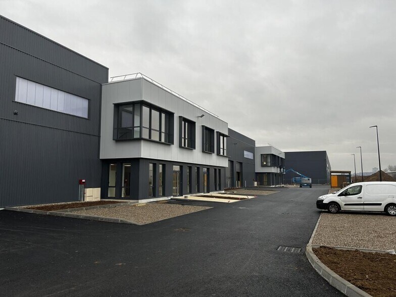 Light Industrial in Saint-Priest to rent - Building Photo - Image 3 of 21