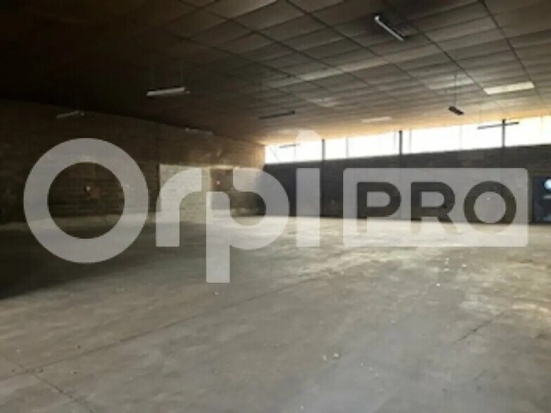 Light Industrial in Gleizé to rent - Interior Photo - Image 3 of 5