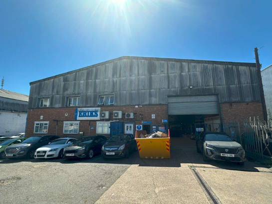 Unit C & H, Kelvin Industrial Estate, Greenford for rent Primary Photo- Image 1 of 2