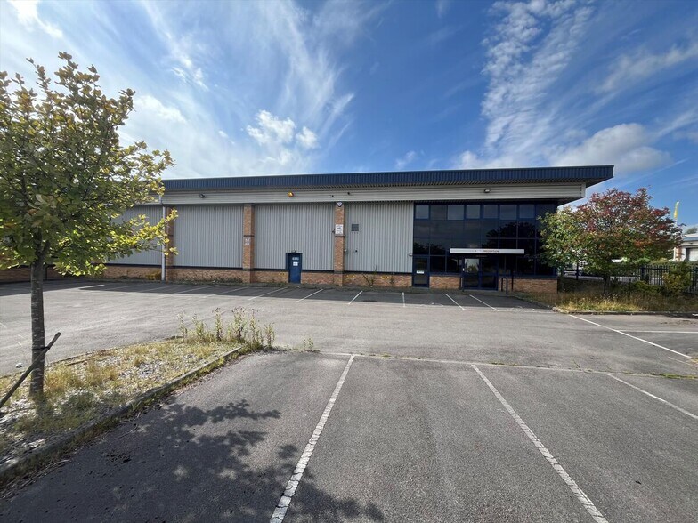 Brooklands Way, Sheffield for rent - Building Photo - Image 2 of 4