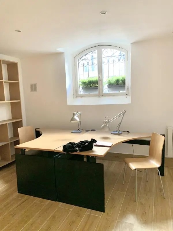 Office in Paris for sale Interior Photo- Image 1 of 11