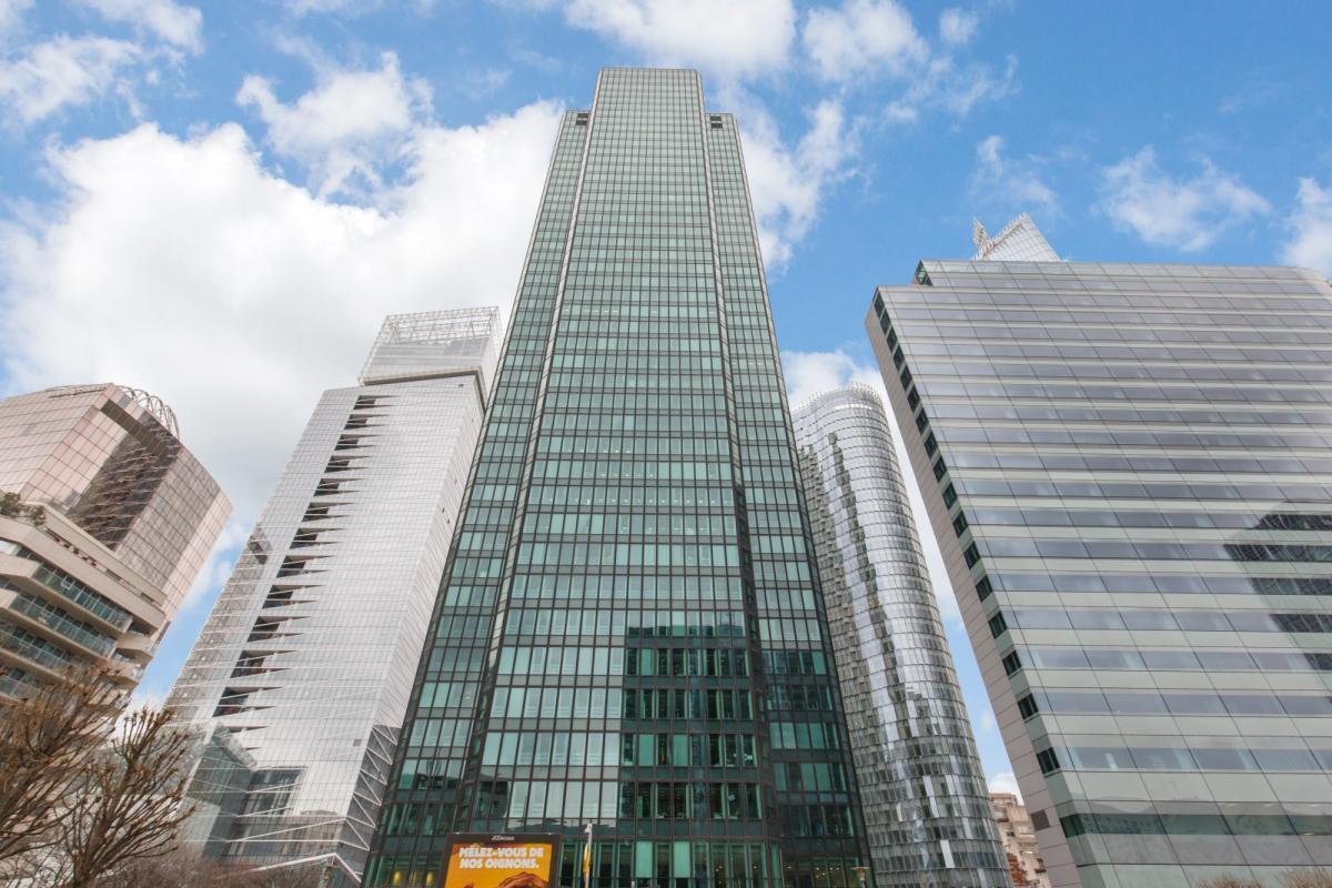 16 Place De L'Iris, Courbevoie to rent Building Photo- Image 1 of 17