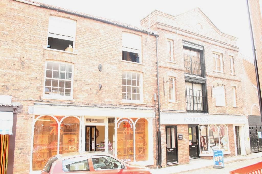 8-8A Vickers Ln, Louth to rent Primary Photo- Image 1 of 2