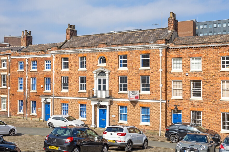 18 Paradise Sq, Sheffield to rent - Building Photo - Image 2 of 2