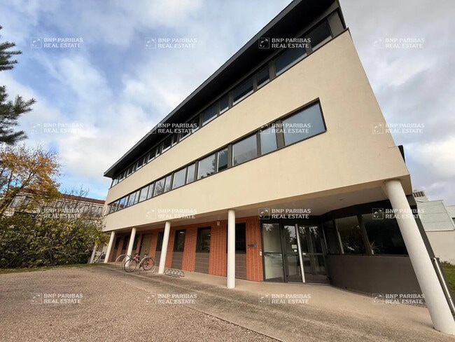 Vente Bureaux 1 596 m²