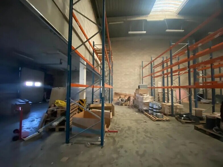 Industrial in Lisses to rent - Interior Photo - Image 3 of 13