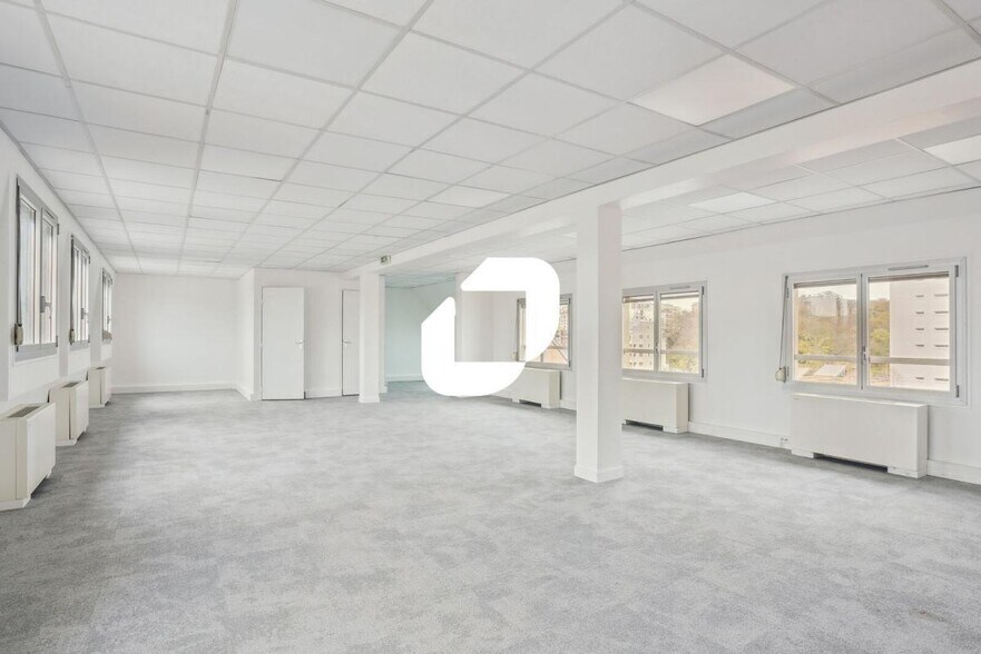 Office in Issy-les-Moulineaux to rent - Interior Photo - Image 2 of 11